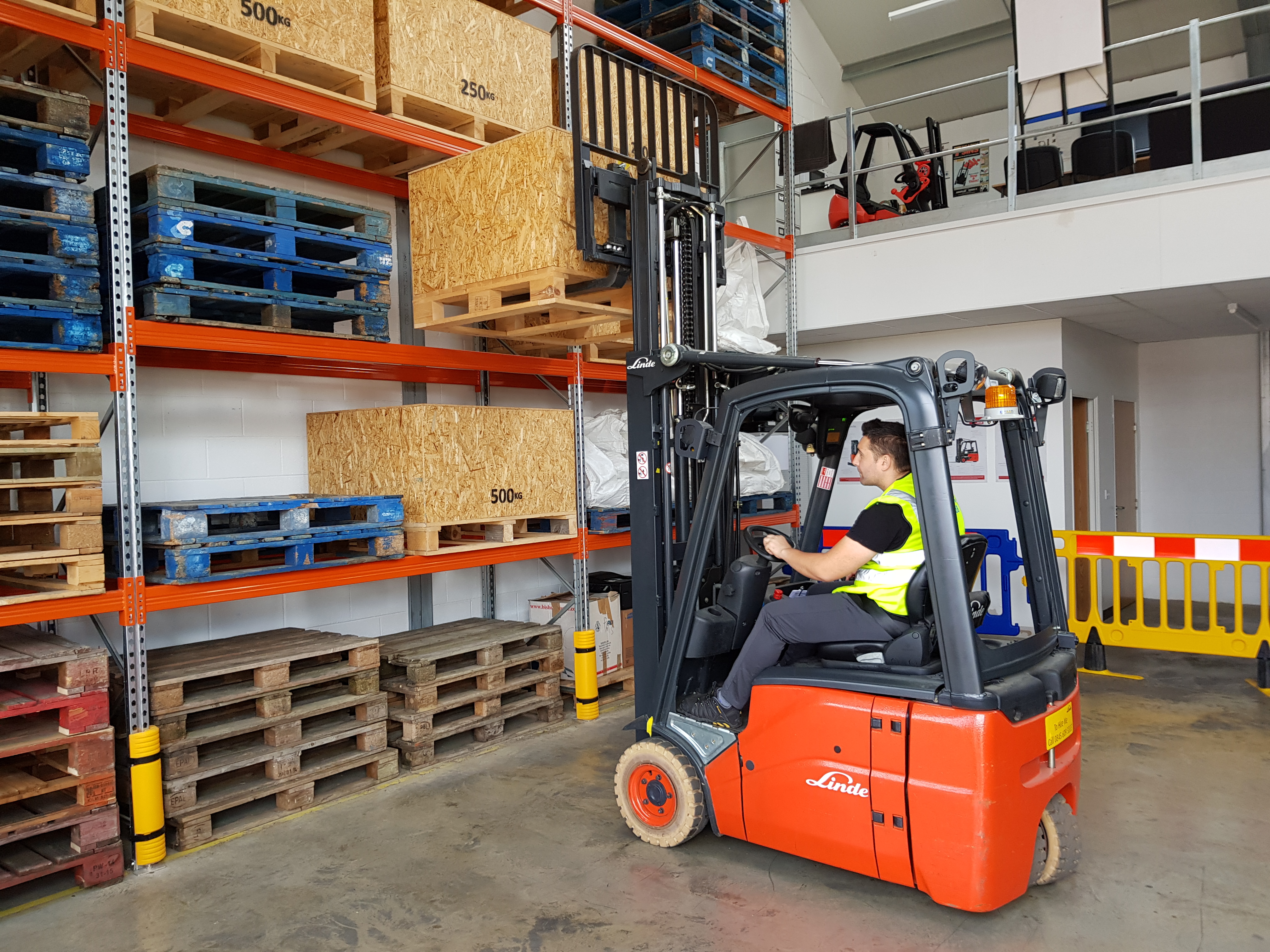 can-a-disabled-person-operate-a-forklift-truck-stackers-training